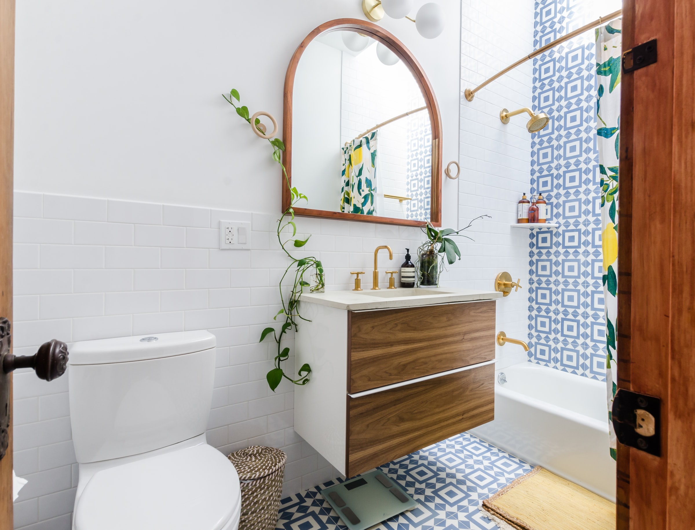 Обновляем ванную без лишних затрат: простые приемы для стильного интерьера